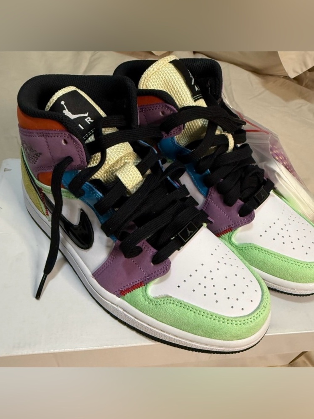 Jordan 1 Multicolor High-Top Women's Sneakers - Vibrant Panel Design